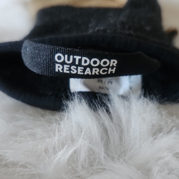 Outdoor Research Men's Black and Tan Gloves - Picture 4 of 4